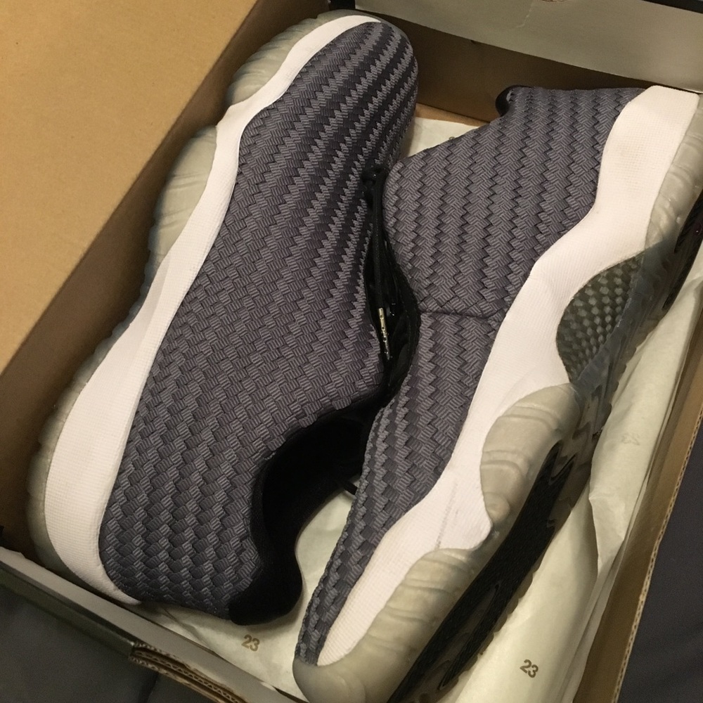 Grey jordan future low size 10